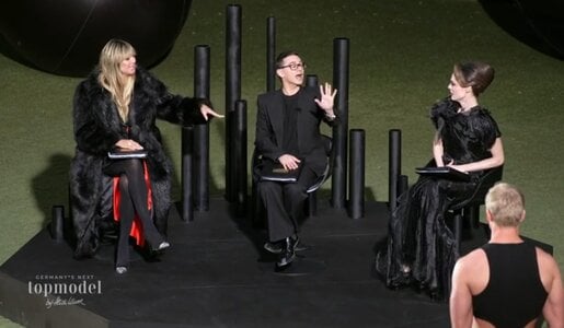 Gastjuroren-Zoff bei „GNTM“: Heidi Klum spricht ein Machtwort – „Hört auf, euch zu streiten!“ | © ProSieben