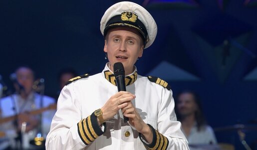 Till Reiners kapert ProSiebens „Wer stiehlt mir die Show?“ als ZDF-Traumschiff-Kapitän | © ProSieben
