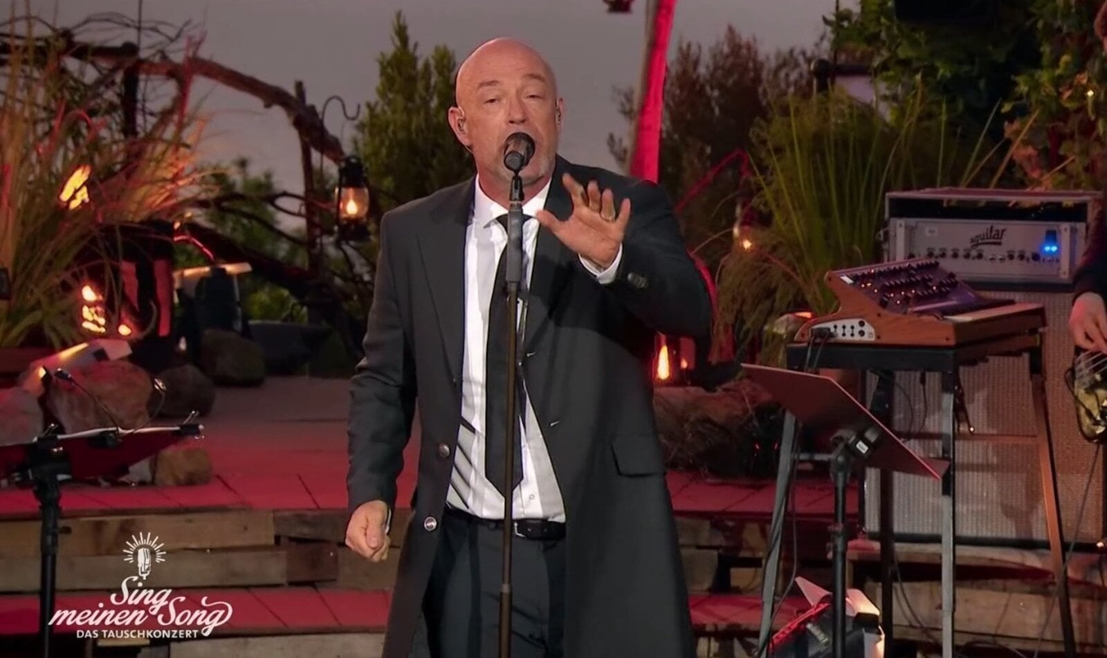 „Sing meinen Song“-Auftakt: Der Graf sorgt für die ersten Tränen – „Kam mit einer Wucht“ | © VOX