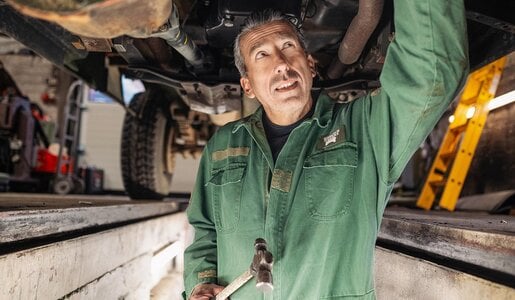 "Morlock Motors": Michael Manousakis muss eine Feuerwehr gründen | © Joyn