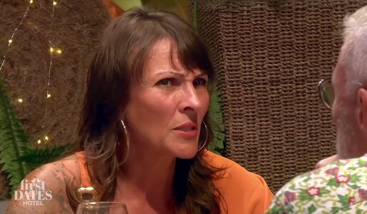 „First Dates Hotel“: Bitterer Start beim Date – „Er erinnert mich an meinen Ex-Freund“ | © VOX/Screenshot