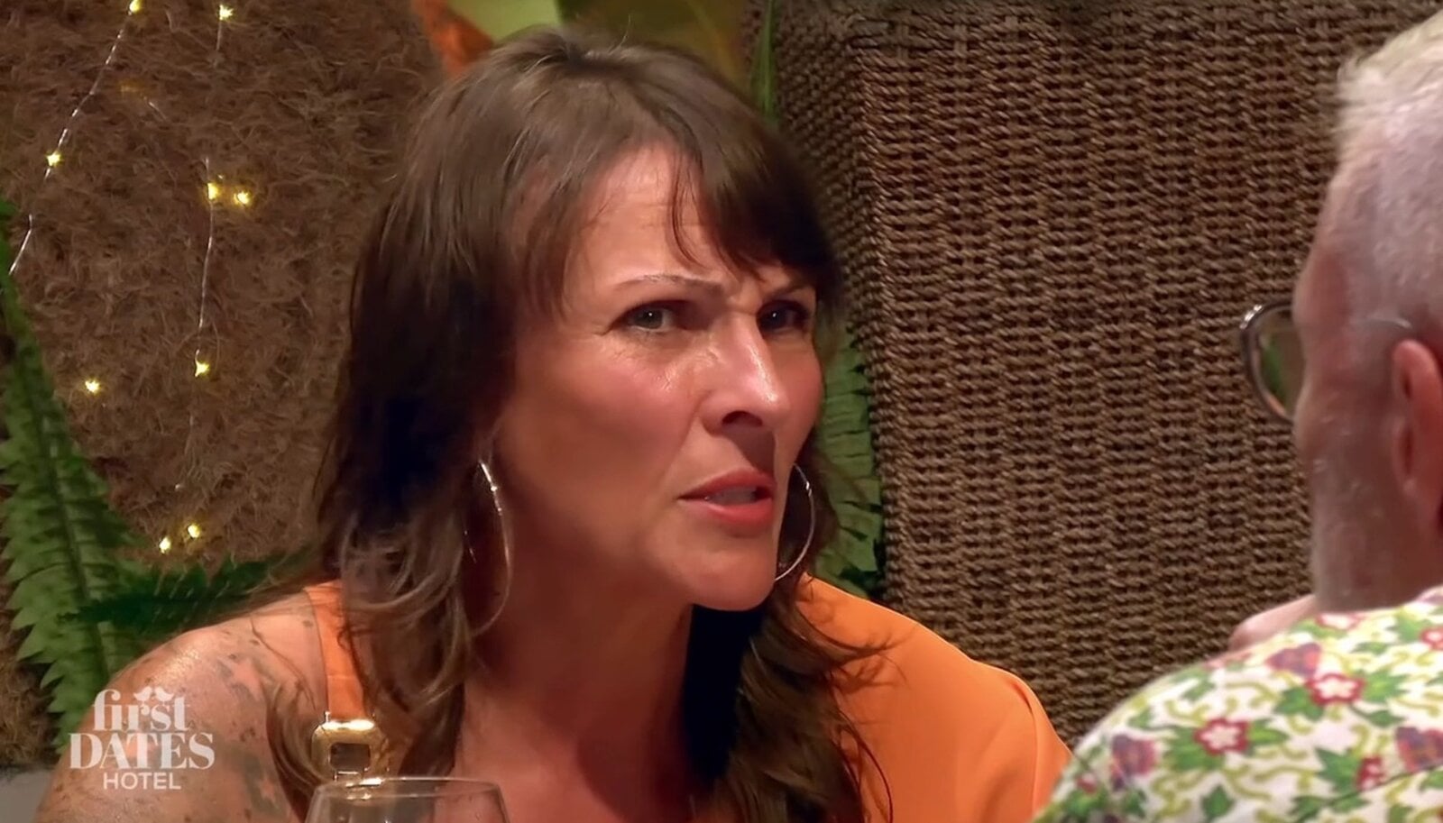 „First Dates Hotel“: Bitterer Start beim Date – „Er erinnert mich an meinen Ex-Freund“ | © VOX/Screenshot