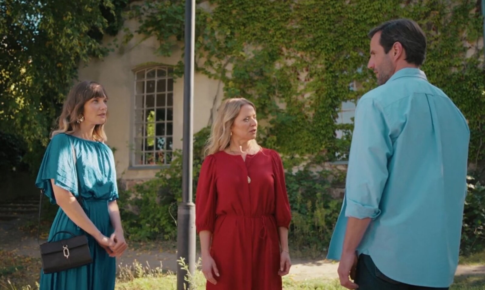 „Ein Hof zum Verlieben“: Laura beichtet Tim die Nacht mit Oliver – dann taucht seine Ex auf | © Sat.1