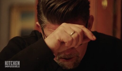 Verzweiflung bei „Kitchen Impossible“: Tim Mälzer kurz vor dem Abbruch | © VOX