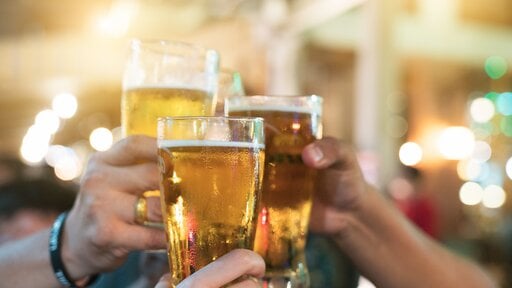 Ist das Feierabendbier noch okay? Ab welchen Mengen Alkohol sich das Krebsrisiko erhöht