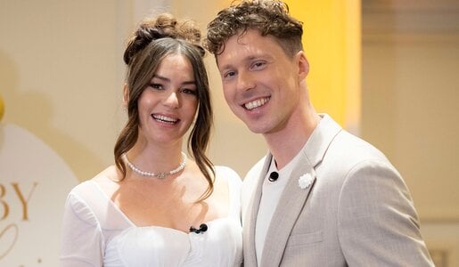 Das Baby ist da: Renata und Valentin Lusin sind Eltern geworden.  | © Imago