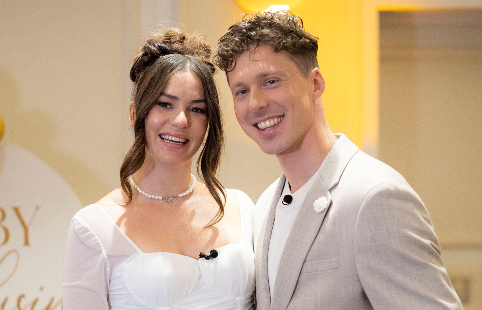 Das Baby ist da: Renata und Valentin Lusin sind Eltern geworden.  | © Imago