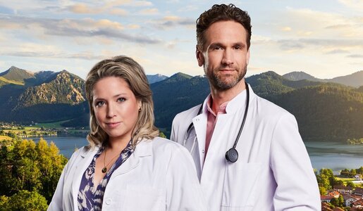 Caroline Frier spielt in der Serie "Die Landarztpraxis" Dr. Sarah König | © Sat.1