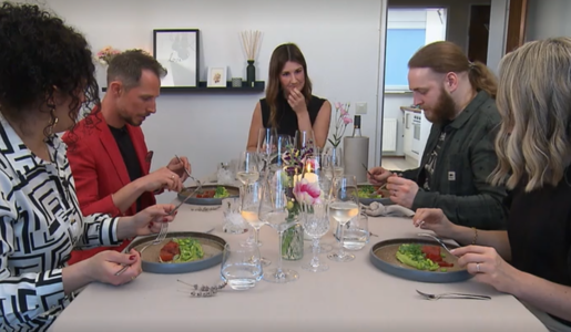 Gäste bei ,,Das perfekte Dinner‘‘ | © Screenshot Vox/RTL+ 