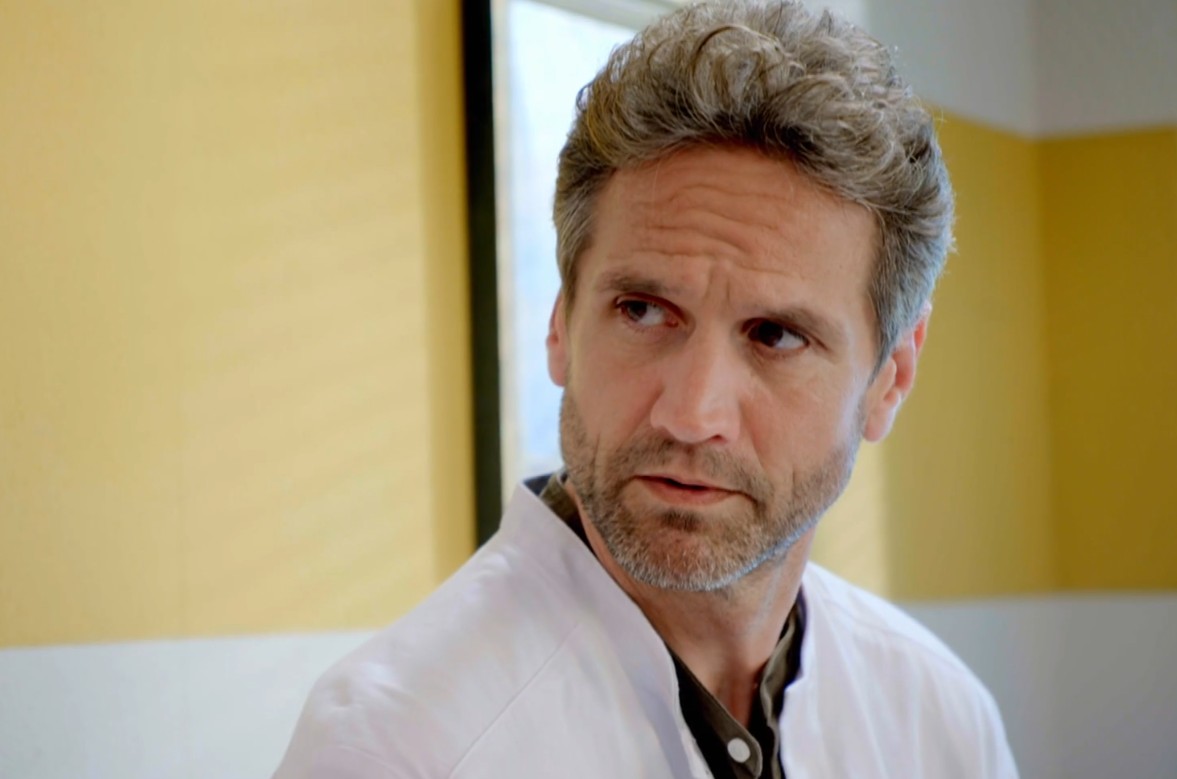 Die Landarztpraxis“: Trauriges Ende zum Staffelfinale? Bei Sarah und Fabian  kriselt es