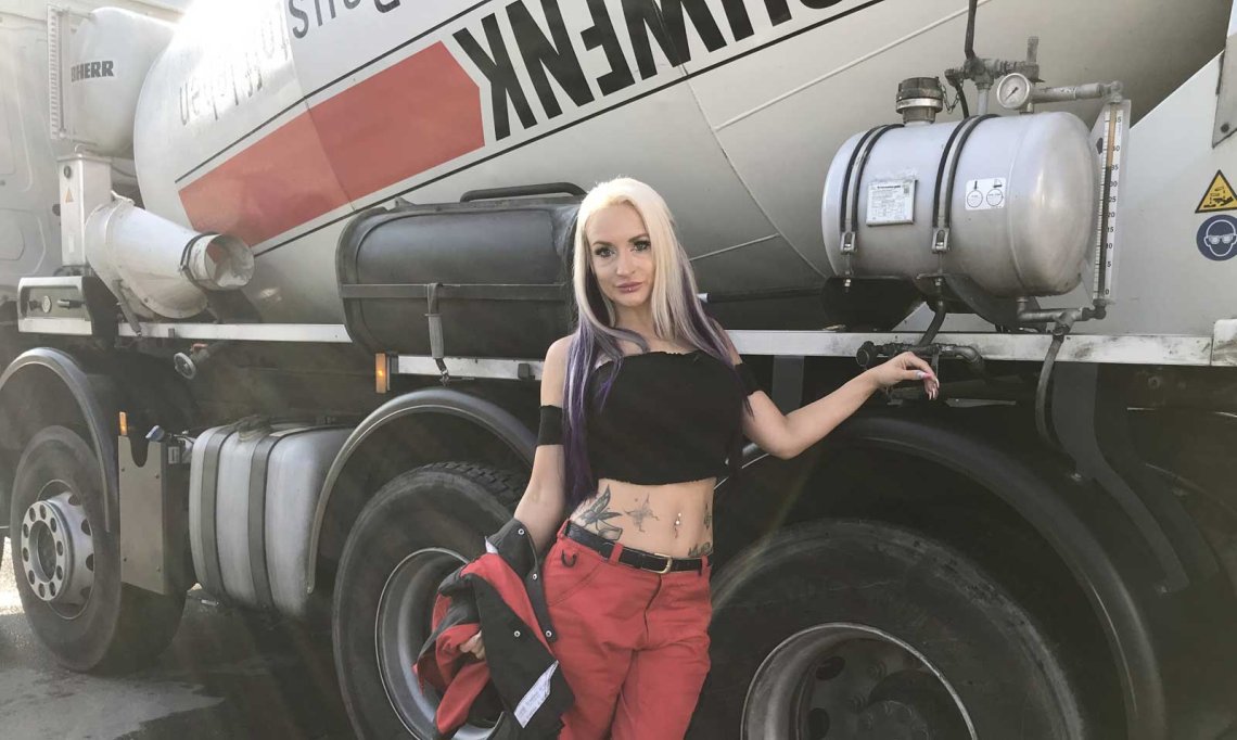 Reiter trucker nackt sabrina model Sexy Lkw